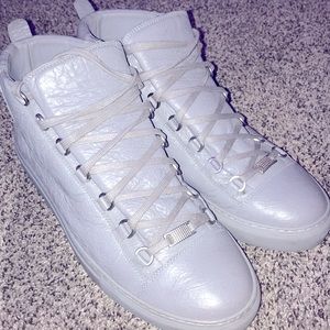 Luxury Italian leather balenciagas...